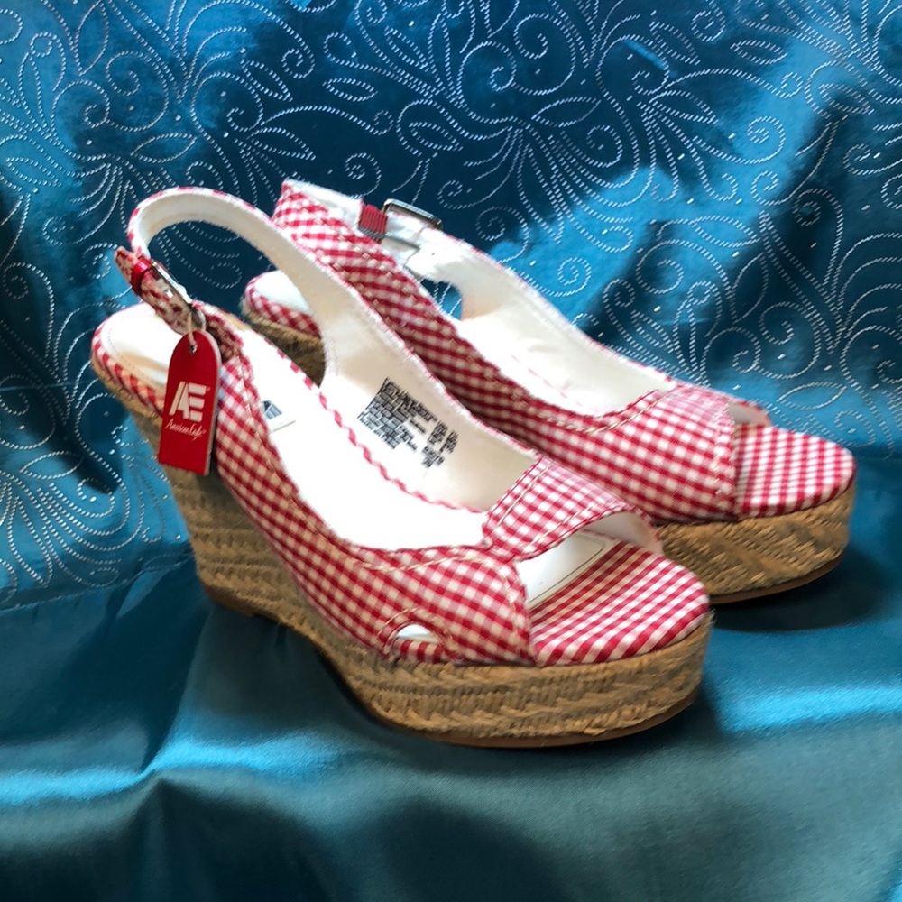 NWT American Eagle Wedges